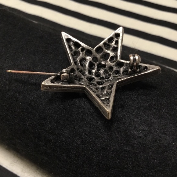 Silver Star Rhinestone Brooch - Picture 2 of 4